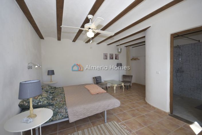 Image No.28-7 Bed Country House for sale