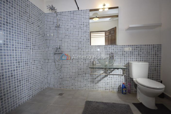 Image No.29-7 Bed Country House for sale