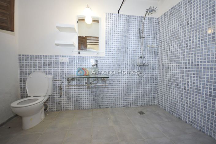 Image No.31-7 Bed Country House for sale