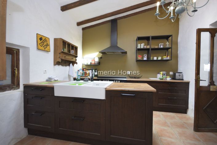 Image No.9-7 Bed Country House for sale