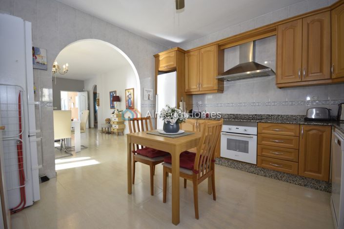 Image No.24-3 Bed Villa for sale