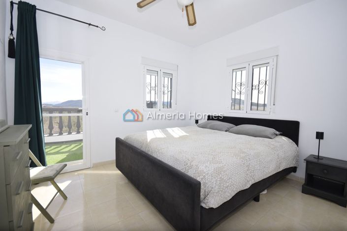 Image No.19-5 Bed Villa for sale