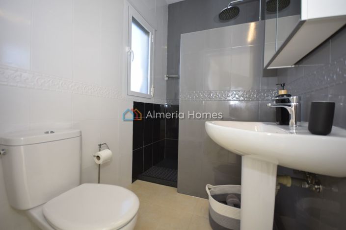 Image No.25-5 Bed Villa for sale