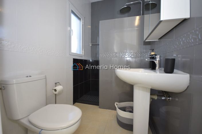 Image No.27-5 Bed Villa for sale