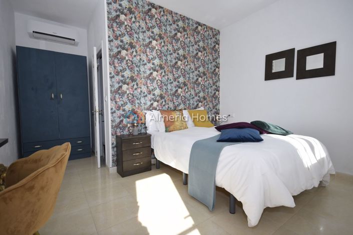 Image No.28-5 Bed Villa for sale