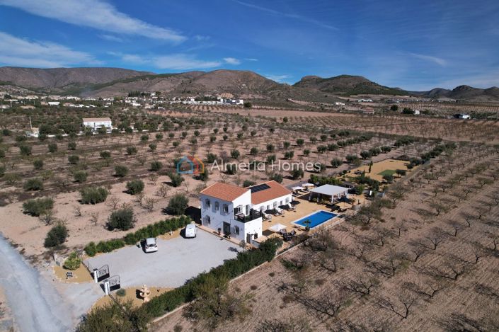 Image No.3-5 Bed Villa for sale