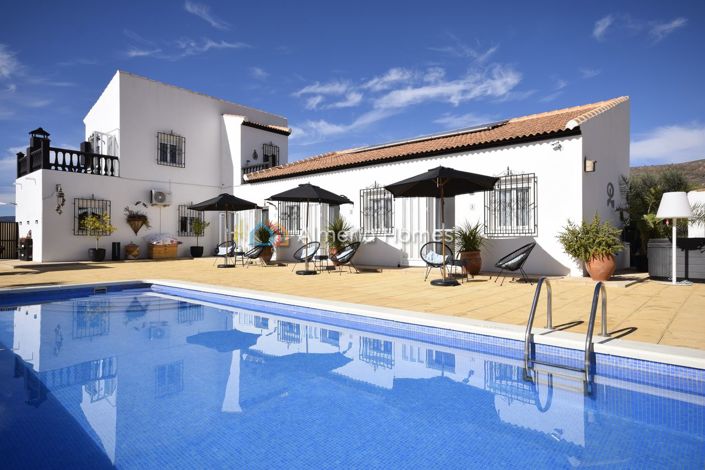 Image No.6-5 Bed Villa for sale