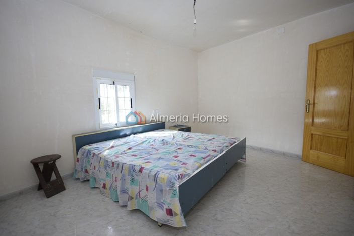 Image No.16-7 Bed Country House for sale