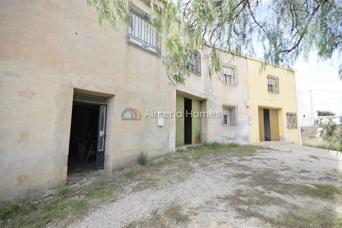 Image No.2-7 Bed Country House for sale