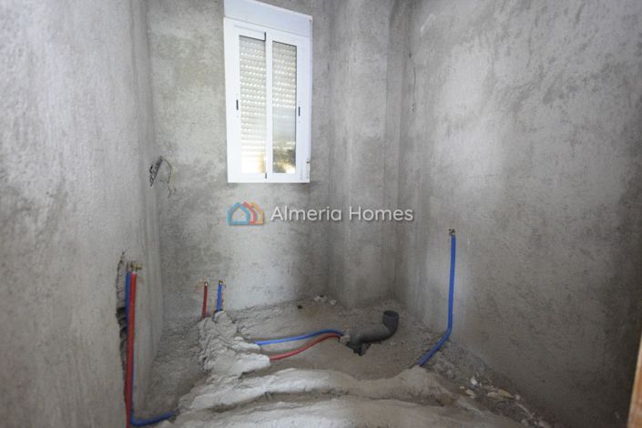 Image No.21-7 Bed Country House for sale