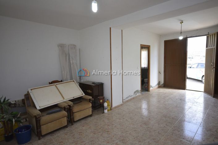 Image No.5-7 Bed Country House for sale