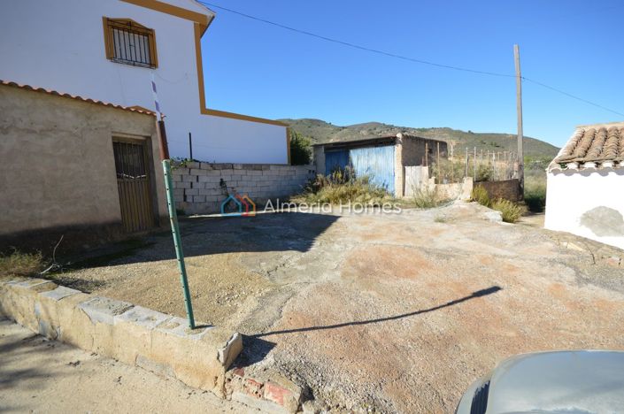 Image No.3-3 Bed Country House for sale