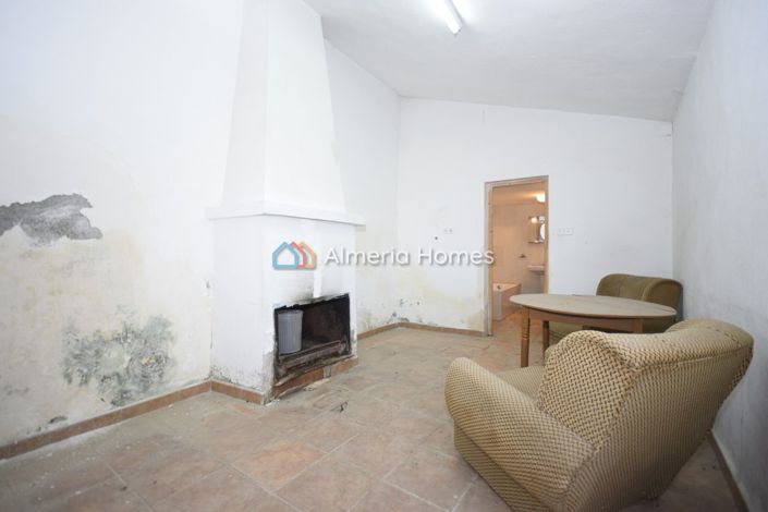 Image No.11-4 Bed Country House for sale