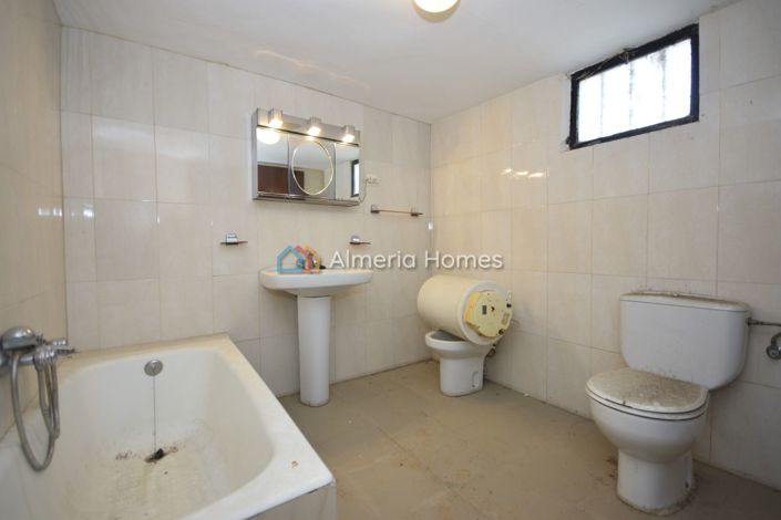 Image No.13-4 Bed Country House for sale