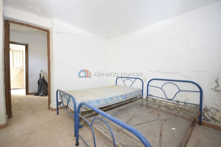 Image No.16-4 Bed Country House for sale