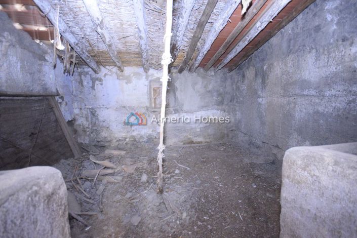 Image No.22-4 Bed Country House for sale