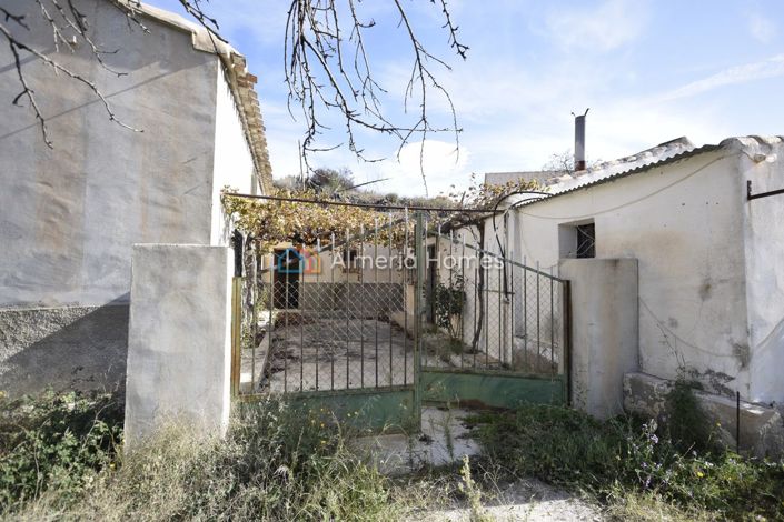 Image No.3-4 Bed Country House for sale