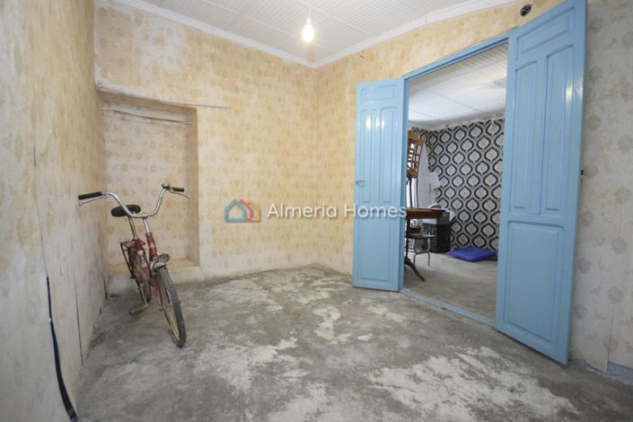 Image No.9-4 Bed Country House for sale