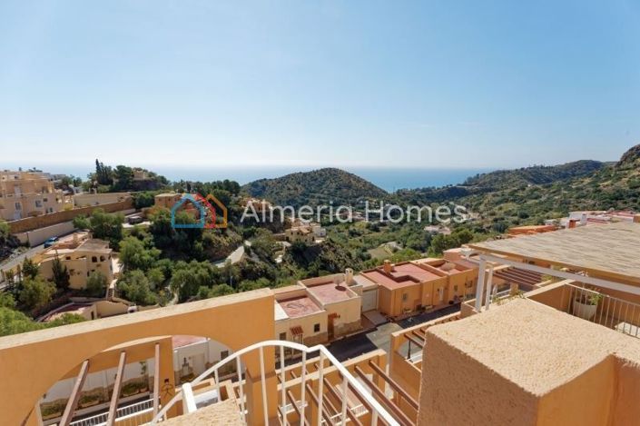 Image No.20-2 Bed Apartment for sale