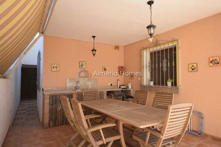 Image No.11-3 Bed Country House for sale