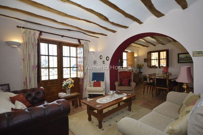 Image No.20-3 Bed Country House for sale
