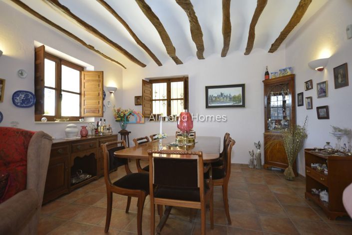 Image No.21-3 Bed Country House for sale