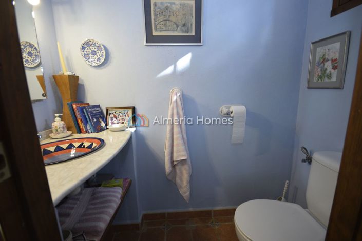 Image No.24-3 Bed Country House for sale