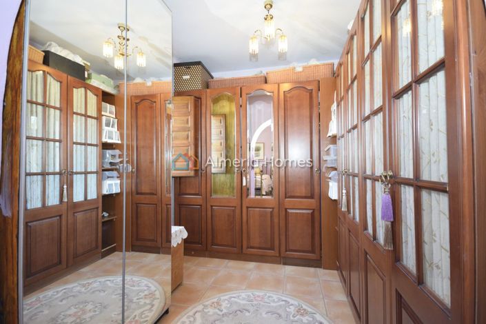 Image No.27-3 Bed Country House for sale