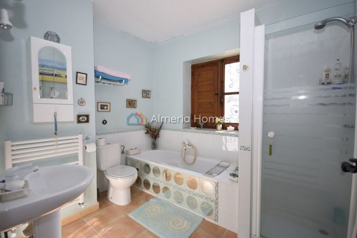 Image No.31-3 Bed Country House for sale