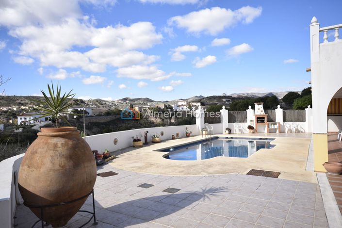 Image No.6-3 Bed Country House for sale