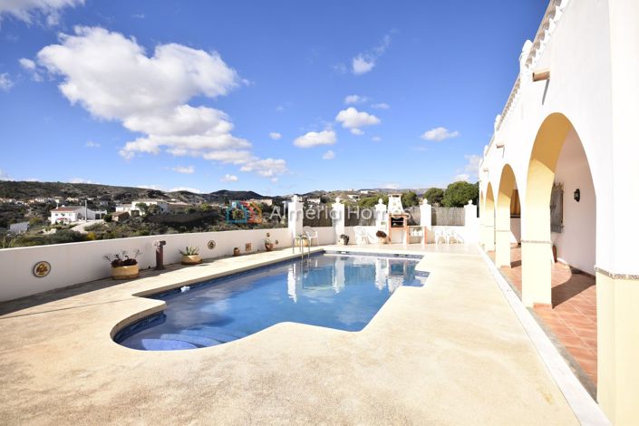 Image No.7-3 Bed Country House for sale