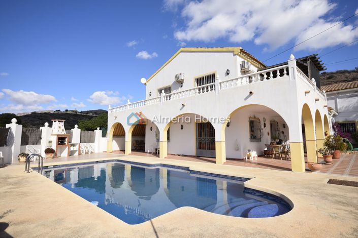 Image No.8-3 Bed Country House for sale