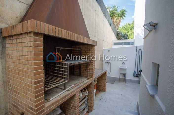 Image No.11-3 Bed Villa for sale