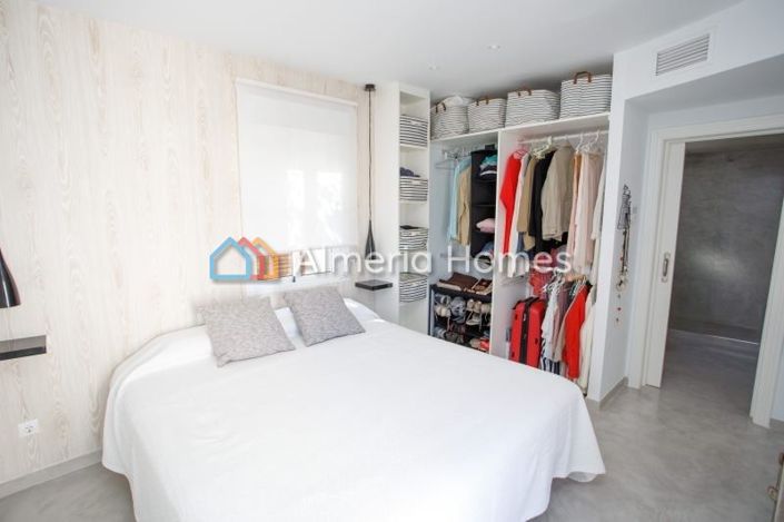 Image No.12-3 Bed Villa for sale