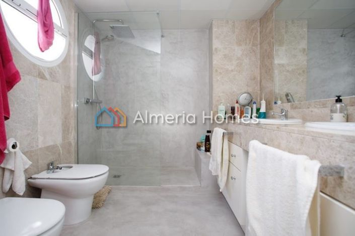 Image No.14-3 Bed Villa for sale