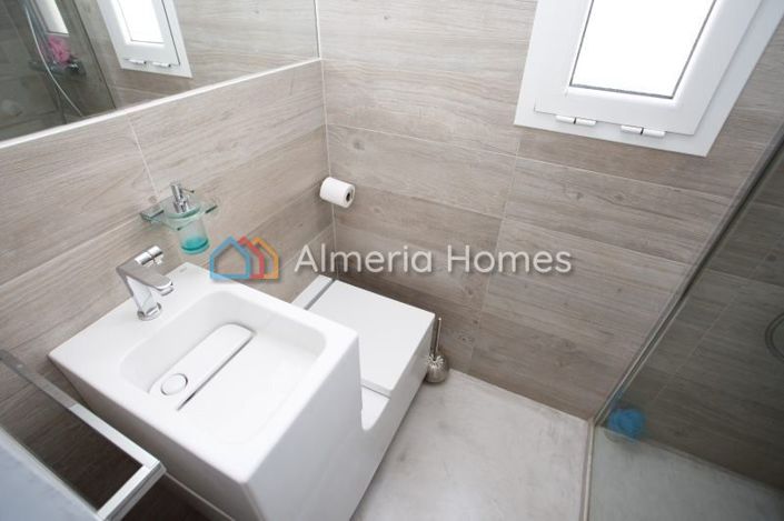 Image No.17-3 Bed Villa for sale