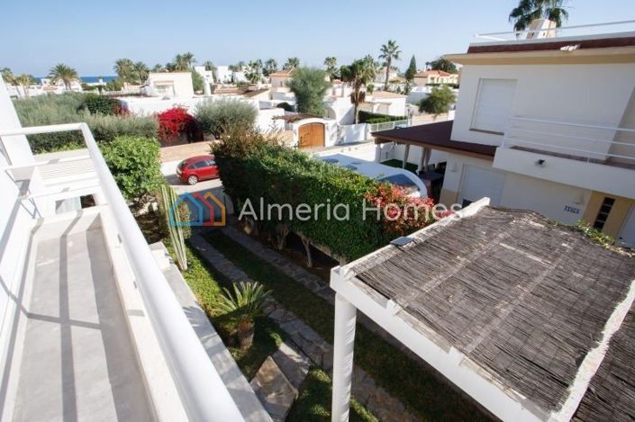 Image No.18-3 Bed Villa for sale