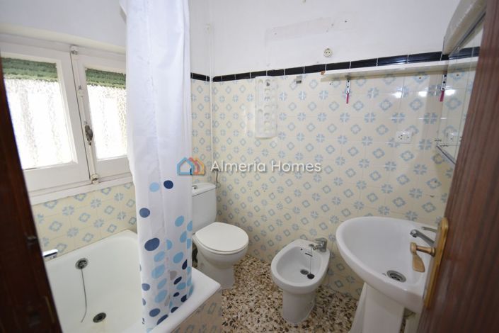 Image No.11-4 Bed Townhouse for sale