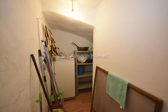 Image No.7-4 Bed Townhouse for sale