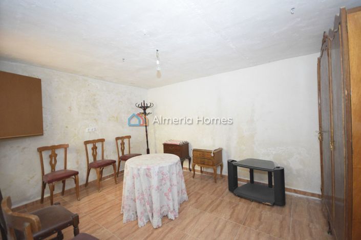 Image No.8-4 Bed Townhouse for sale