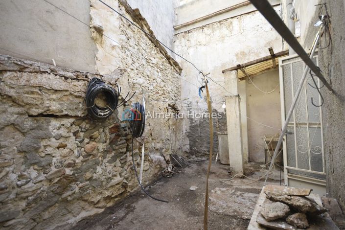 Image No.10-4 Bed Townhouse for sale