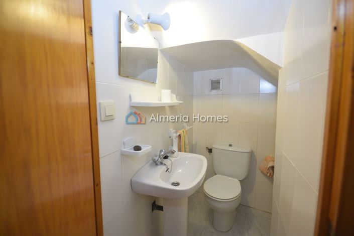 Image No.11-4 Bed Townhouse for sale