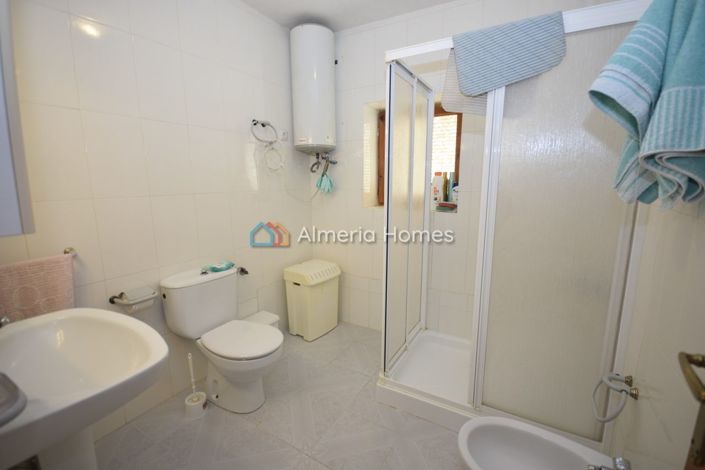 Image No.13-4 Bed Townhouse for sale