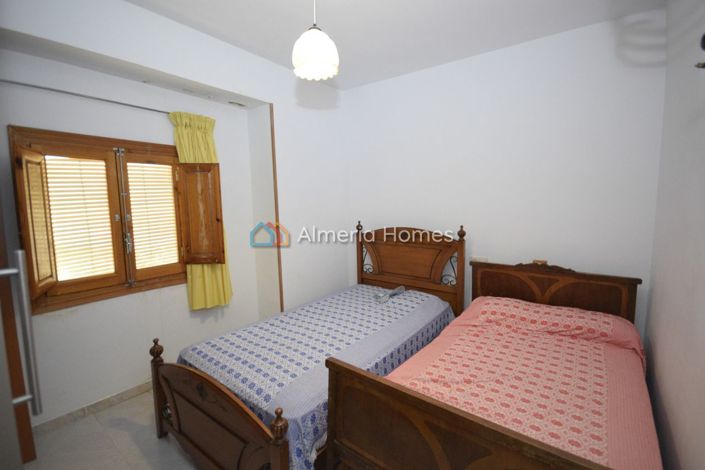 Image No.16-4 Bed Townhouse for sale