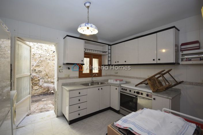 Image No.7-4 Bed Townhouse for sale