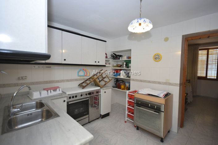 Image No.8-4 Bed Townhouse for sale