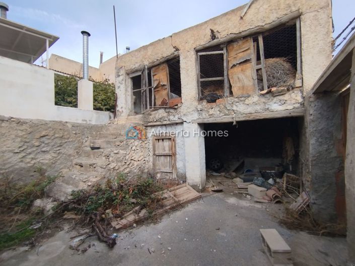 Image No.21-4 Bed Village House for sale