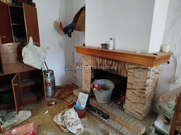 Image No.4-4 Bed Village House for sale