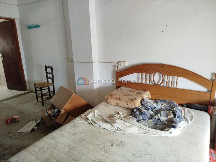 Image No.7-4 Bed Village House for sale