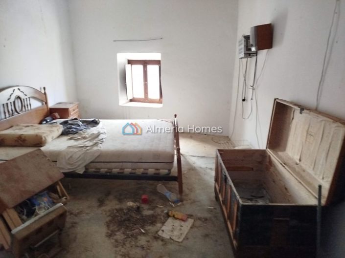 Image No.9-4 Bed Village House for sale